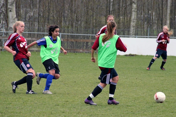 Professionelle rammer skal hjælpe U17-pigerne til EM