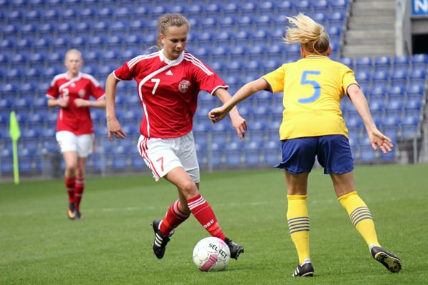 DBU U17 Frederikke Thoegersen mod Sverige