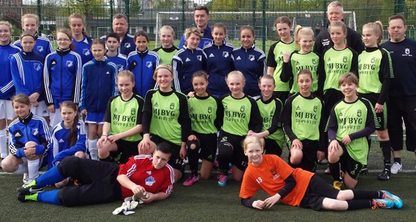 Taastrups U13-piger fejrede påsken i Berlin med masser af fodbold