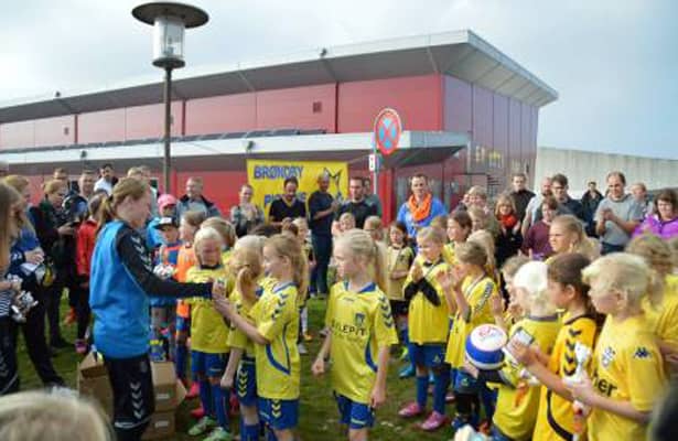 Herlig fodbolddag for U8 og U9 piger i Brøndby