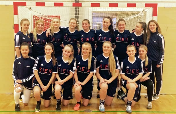 Sådan træner fodboldpigerne på Sportsefterskolen Sjælsølund