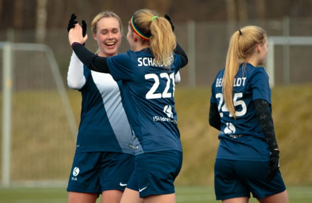 Fodboldpigerne fra ISI fortsætter sejrsstime