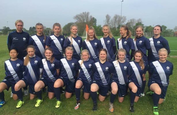 DM-guld til fodboldpigerne fra ISI Idrætsefterskole