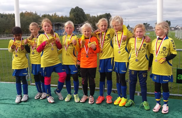 Brøndbys U10-1 piger hentede bronze i Sverige