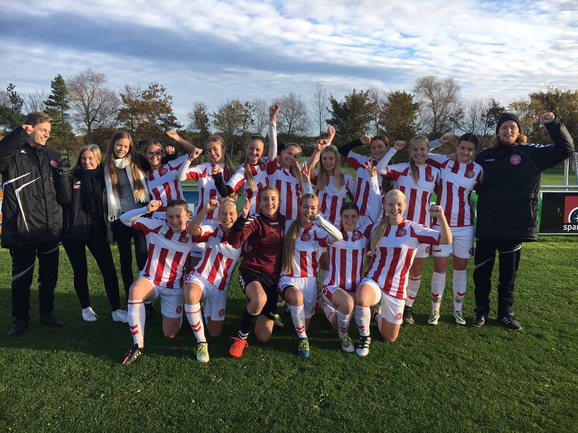 AaB’s U16 Vest piger blev puljevindere 3 kampe før sæsonafslutning