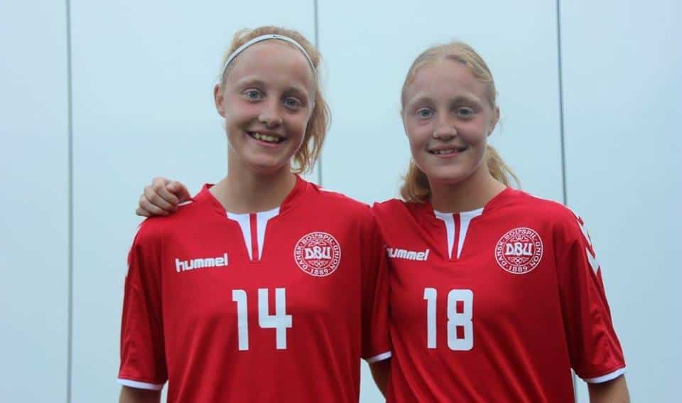 Karen og Sara Holmgaard: “Det bliver ikke større end at spille med sin søster på landsholdet”