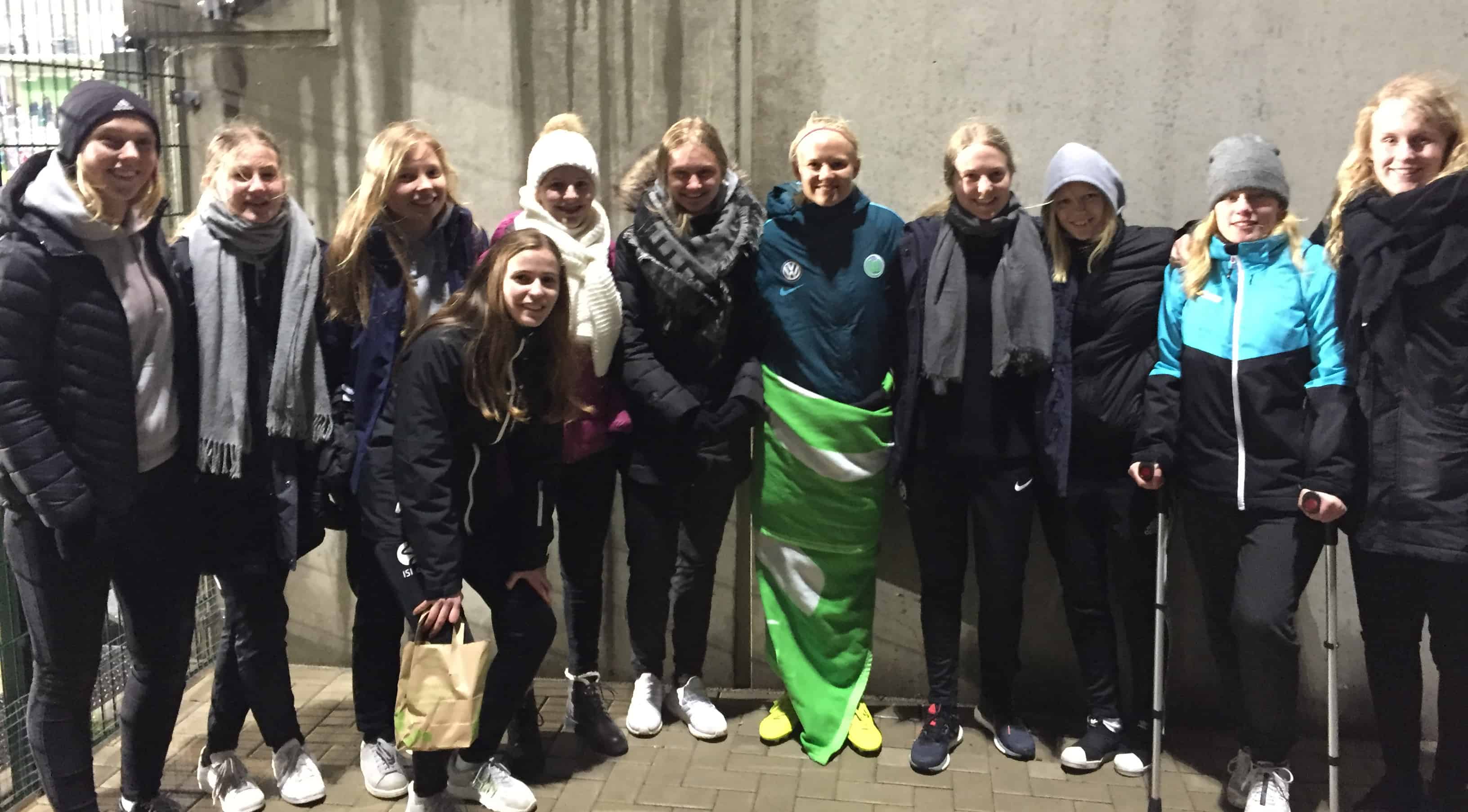 ISI-fodboldpiger til Bundesliga-bold i Wolfsburg