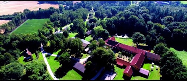 Pigefodbolden boomer på Sportsefterskolen Sjælsølund