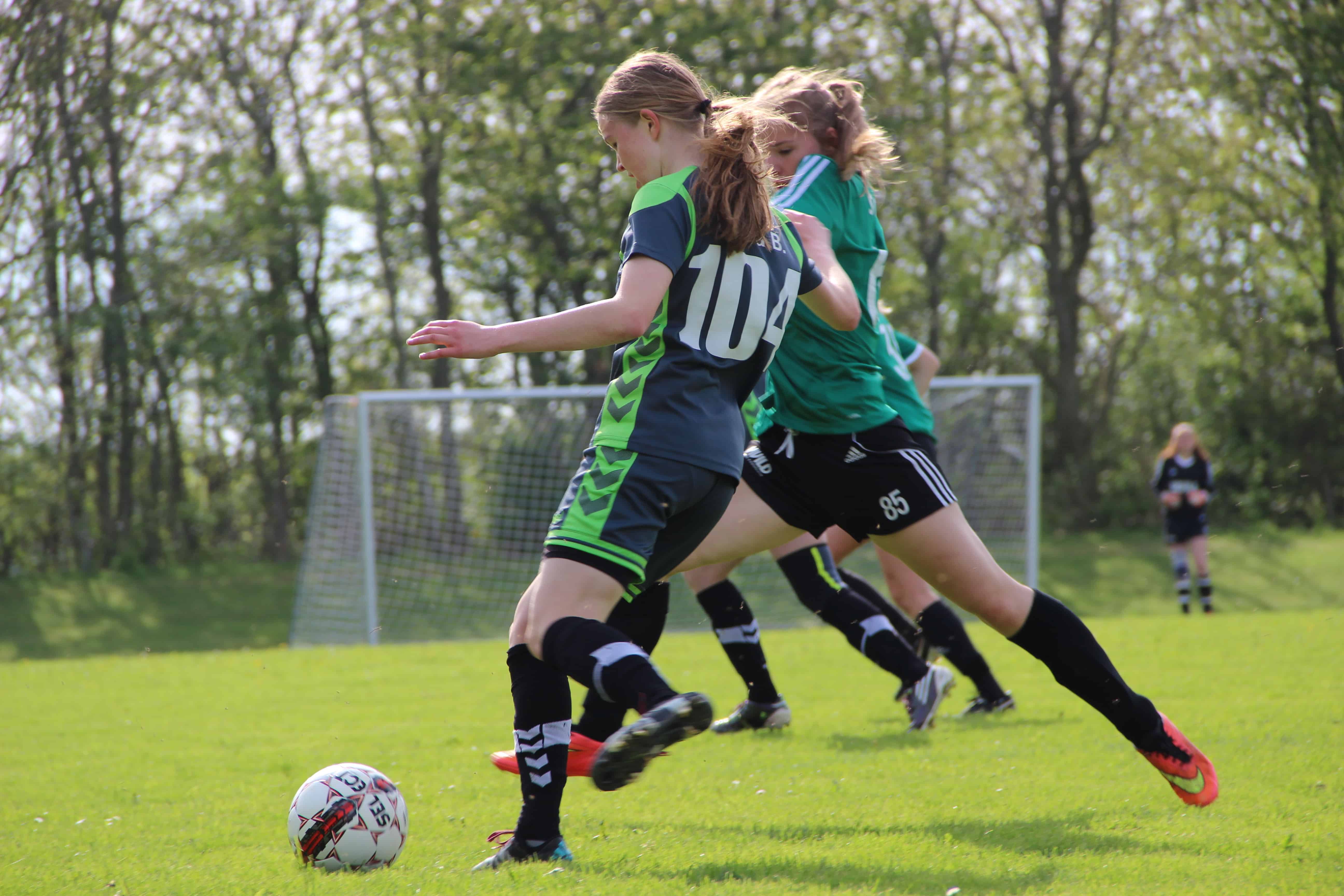Sølv i skoleligaen til Lyngs Fodboldpiger efter fantastisk fodboldår