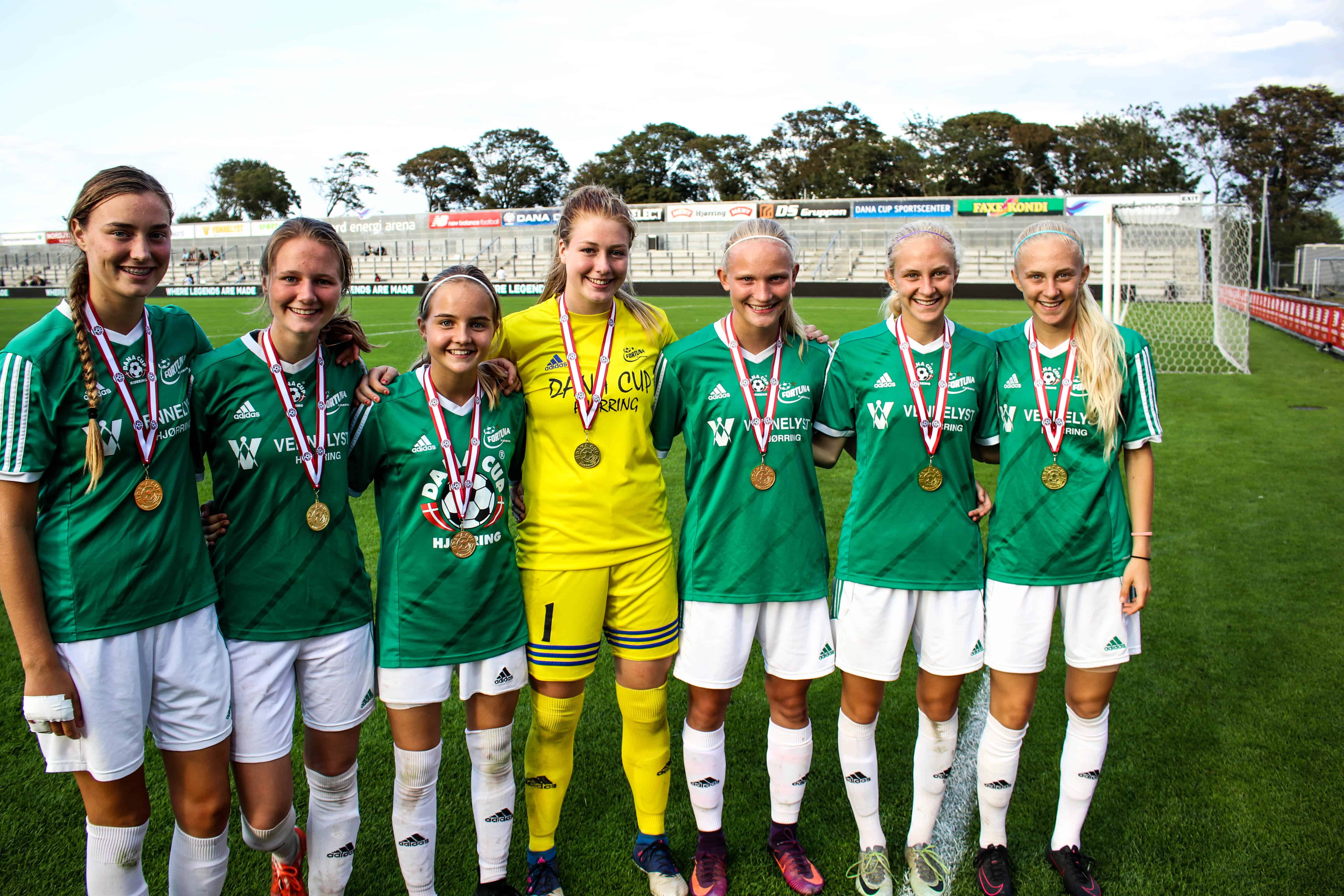 Akademispillere til Dana Cup – 2 titler i hus