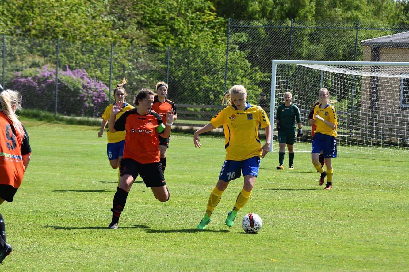 Cecilie Larsen fortæller om sin første U17 samling