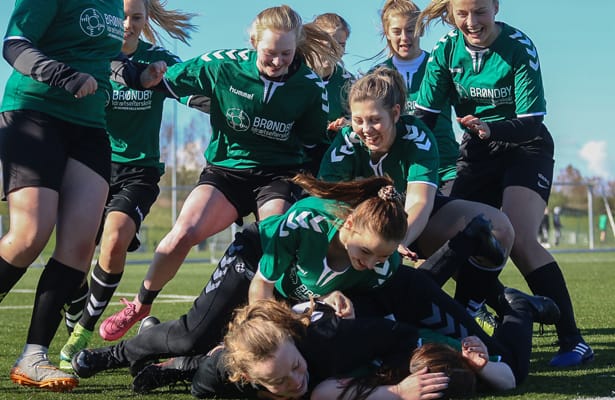 Nyt samarbejde mellem Brøndby Idrætsefterskole og Solrød FC