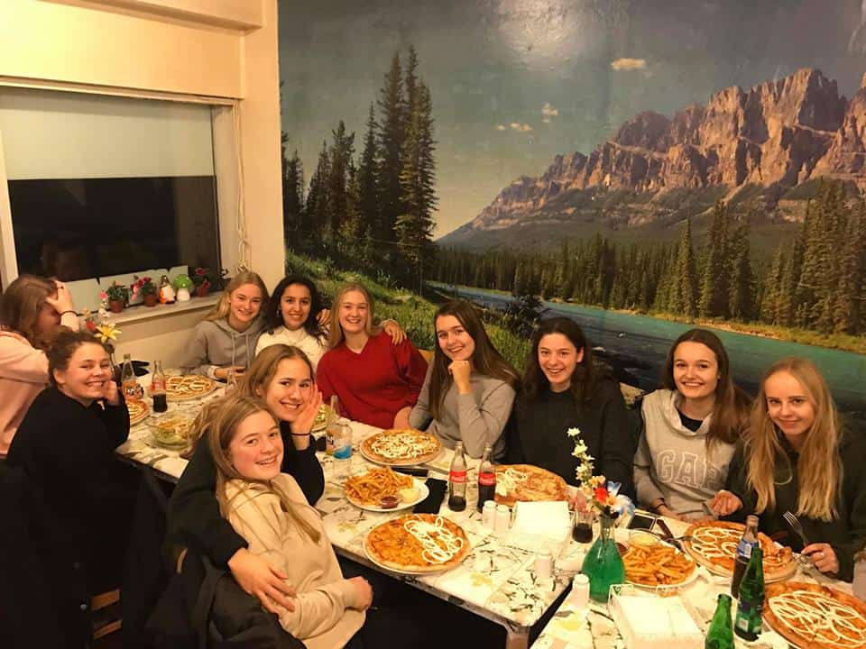 Sarah og Emma fortæller: Hellebjerg giver venskaber for livet