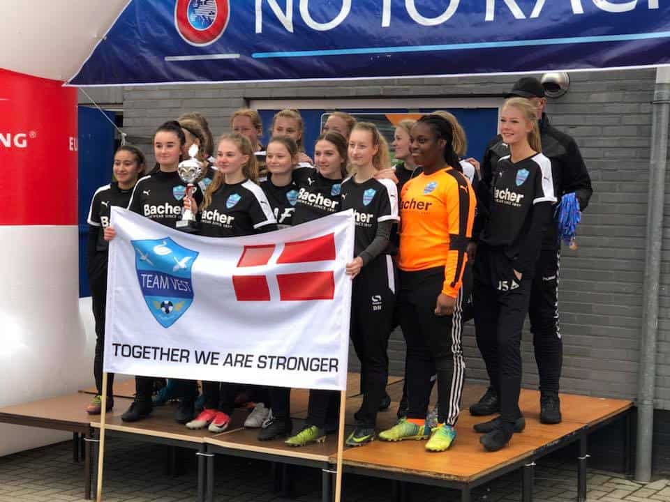 13438961_955475537951836_1036925525443509343_n