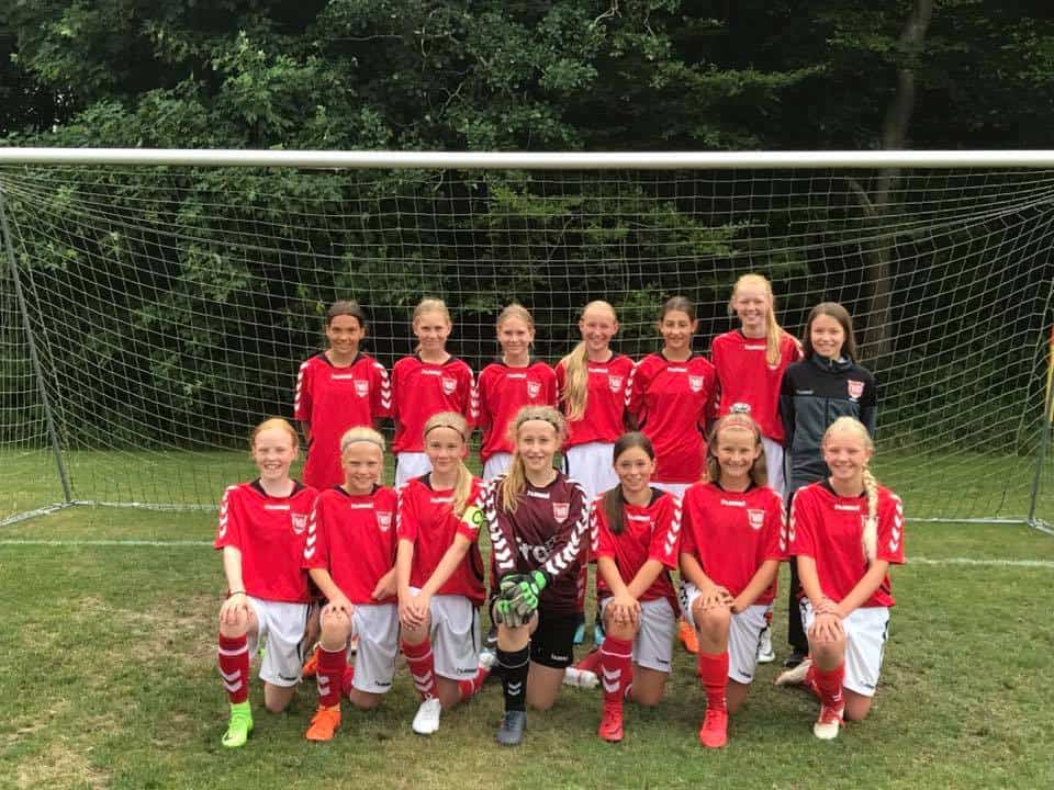 Vejle Boldklubs U13 og U14 piger inviterer til åben træning