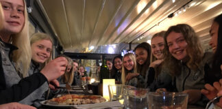 U17-spillere jubler efter EM-kvalifikation: ”Stemningen er helt fantastisk”