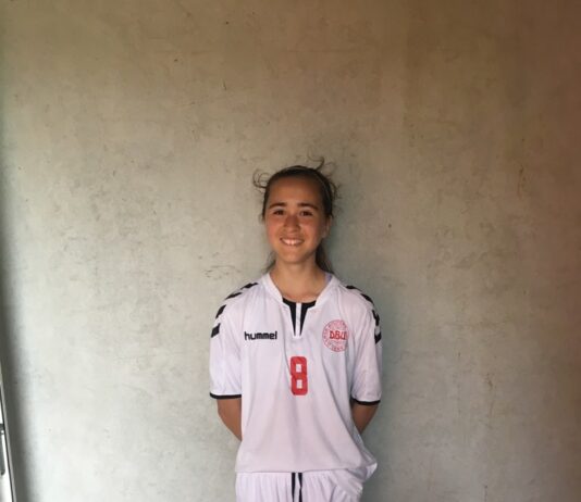 I aften spiller Mathilde sin første U16-landskamp som den eneste spiller uden licensklub