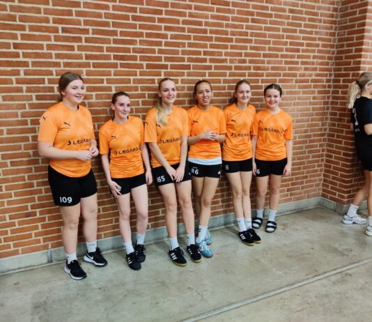 Hvad er indendørs fodbold????