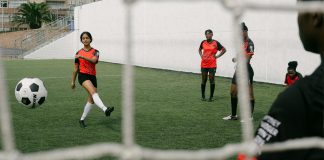 Fodbold er for alle: En sport for kvinder og piger – og alle andre