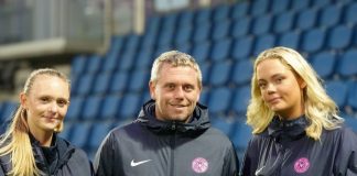 Færre piger spiller fodbold i Helsingør. Nu gør Emily og Agnes noget ved sagen