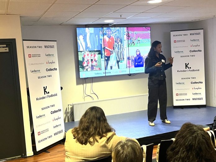 Kvinder i Fodbold Parken 4