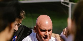 B.93s cheftræner Christian Falk stopper